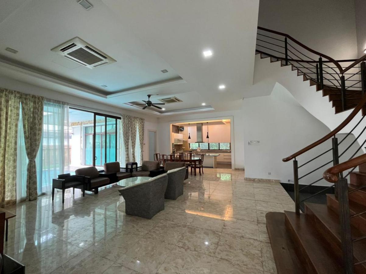 Bluwater Grande Villa 9 By Vale Pine Seri Kembangan Kültér fotó