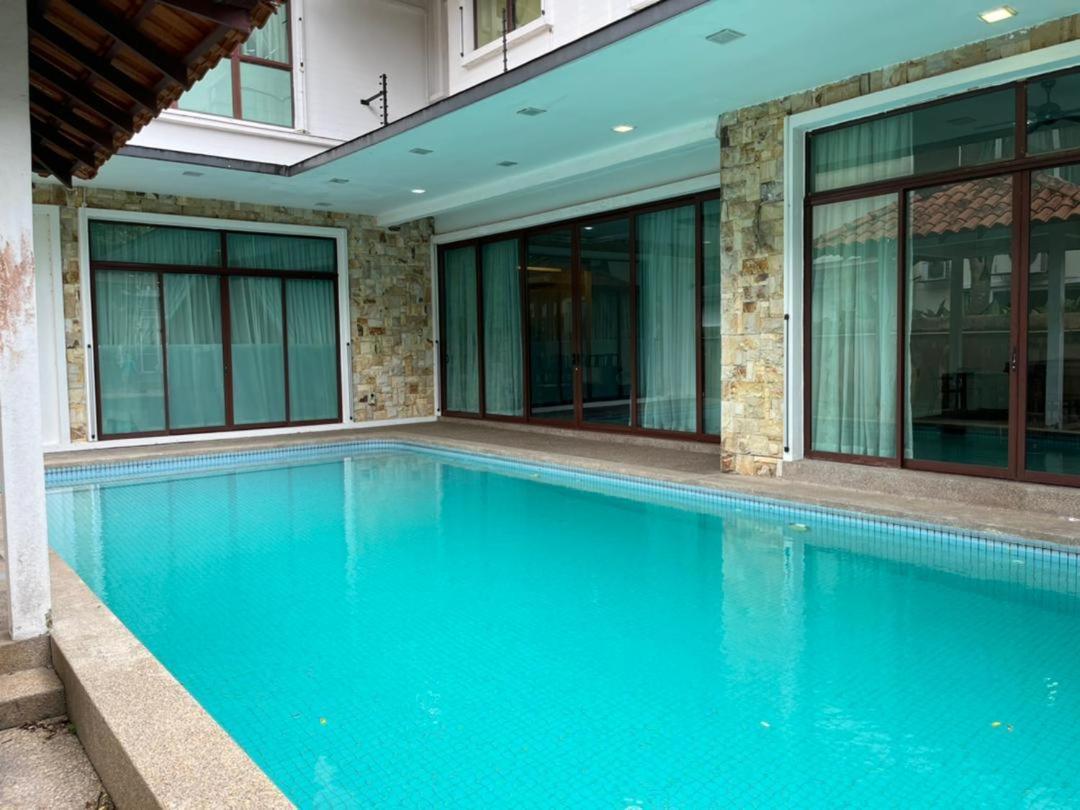 Bluwater Grande Villa 9 By Vale Pine Seri Kembangan Kültér fotó